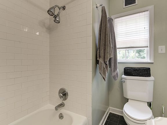 4th image of 4006 Vacation Ln