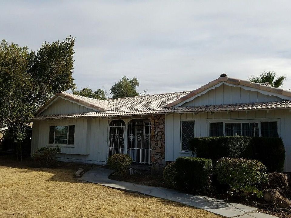 1st image of 1716 E Oakey Blvd