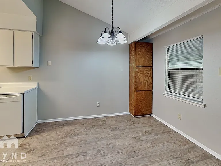 2300 Berkett Dr #B — Photo 5