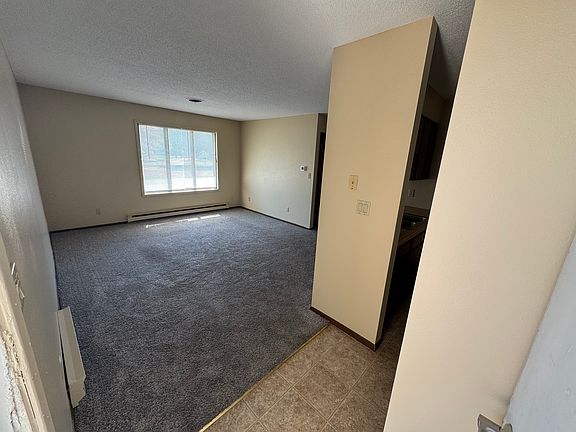 3rd image of 1402 Woodland Dr #3B