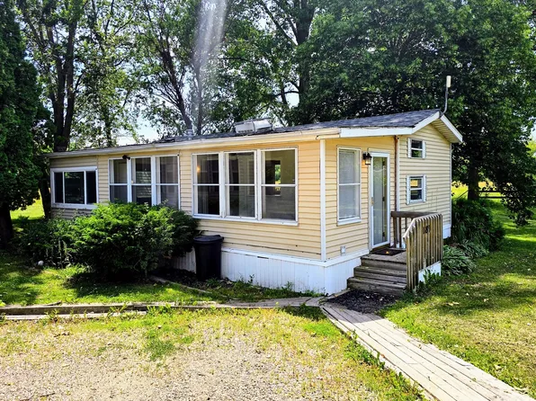 182 Windward, Lakemoor, IL 60051