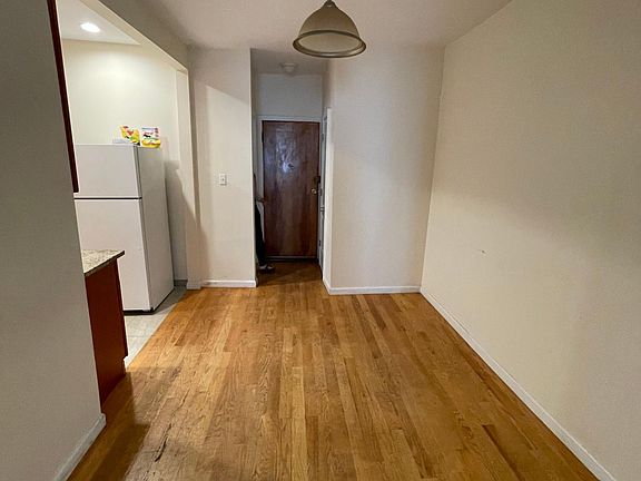 2nd image of 1872 W 4th St #1