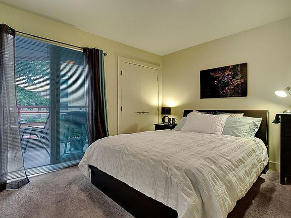 4th image of 711 E Denny Way Unit 102
