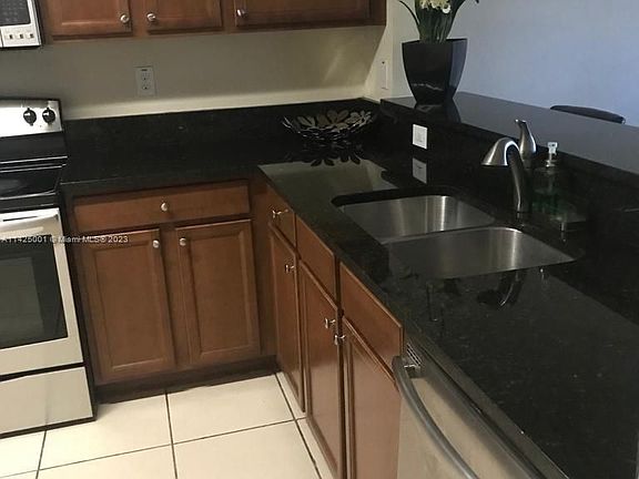 4th image of 8960 NW 97th Ave APT 105