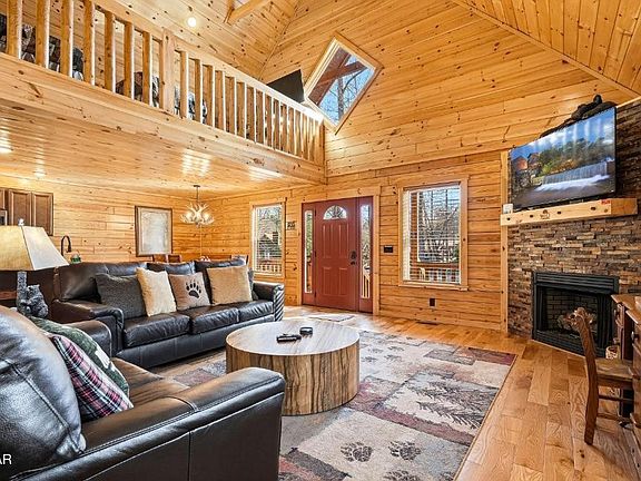 5th image of 124 White Oak Resort Way