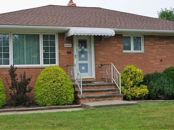 30221 Arnold Rd, Willowick, OH 44095