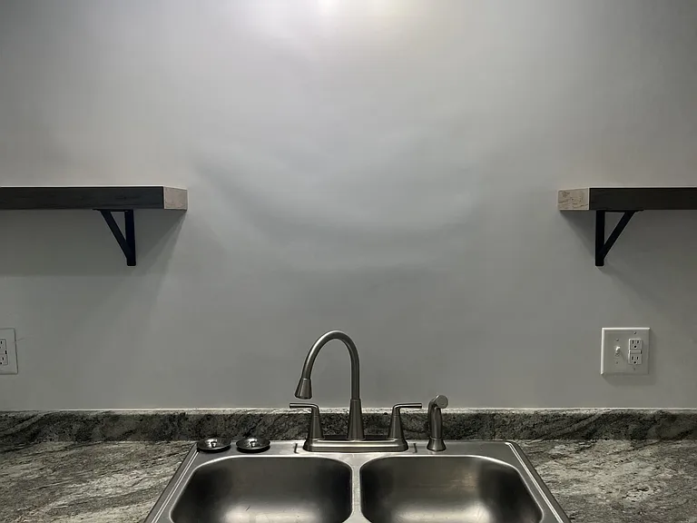 843 Wilson Ave — Photo 8