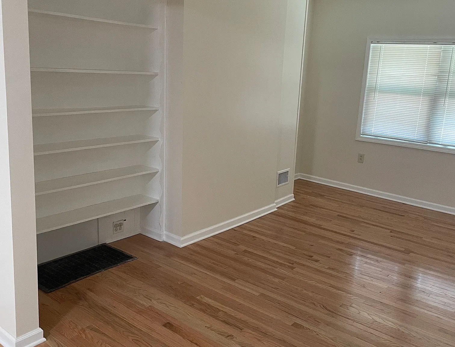 3 bed, 1649 sqft, $1,800 — Photo 4