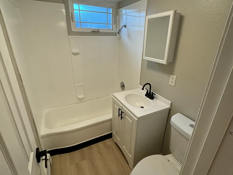 366 E Mountain Ave #5 — Photo 3