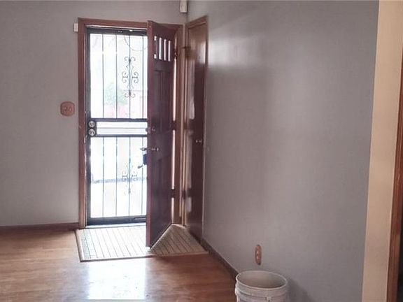 3rd image of 9904-06 E 76th Ter