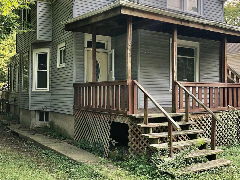 2nd image of 1316 NE Glendale Ave