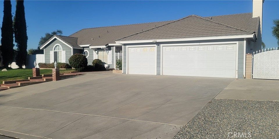 1st image of 27344 Darlene Dr