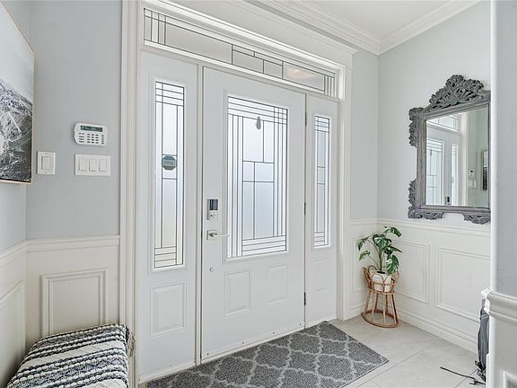 5th image of 368 Lanark Drive