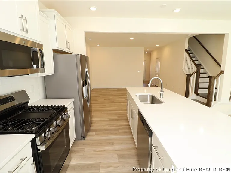 917 Kensley Grove Ln — Photo 14
