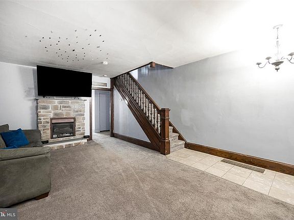 4th image of 74 Chester Ave