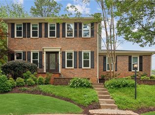 9800 Woodfall Dr, Roswell, GA 30076
