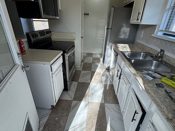 4th image of 2406 Cordoba Dr