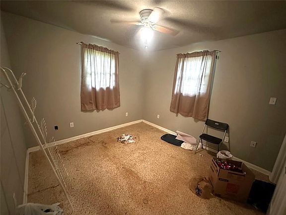 5th image of 3184 Dee St