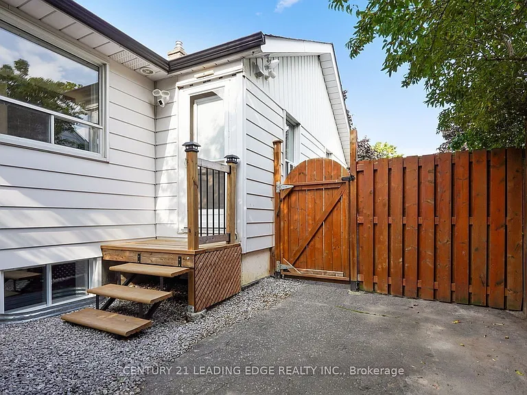 128 Admiral Rd #BASEMENT — Photo 3