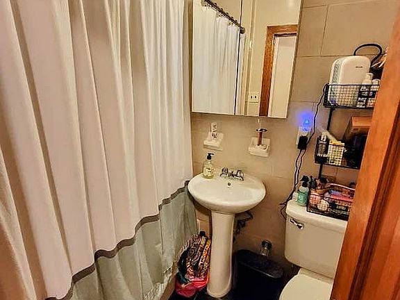 4th image of 205 W 13th St #5Q