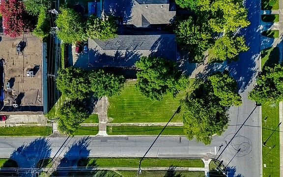 5th image of 2934 South Blvd