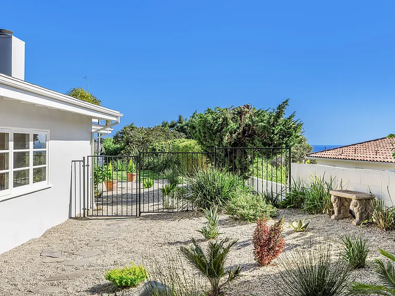341 Surfview Dr — Photo 23