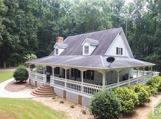 1061 Creekside Dr, Hiawassee, GA 30546