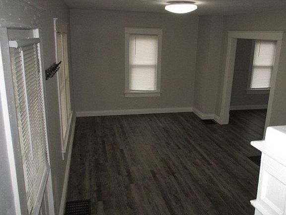 5th image of 438 Orena Ave