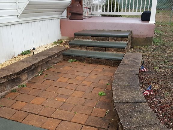 3rd image of 315 Crestview Ave