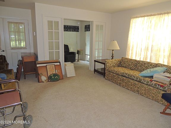 3rd image of 674B Buckingham Drive