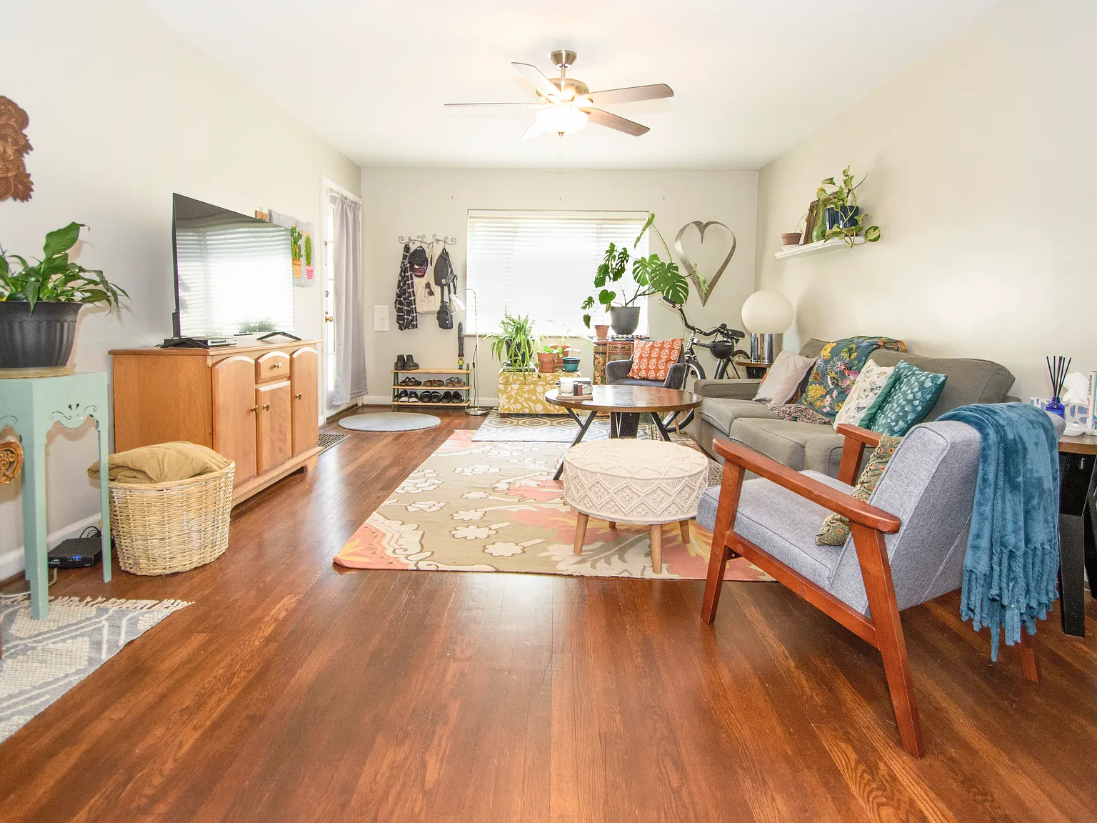 2 bed, 1141 sqft, $1,450 — Photo 2