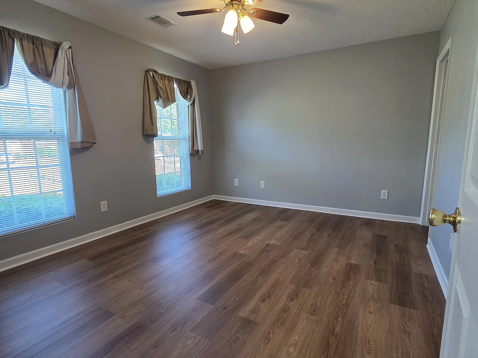 3 bed, 1188 sqft, $1,525 — Photo 4