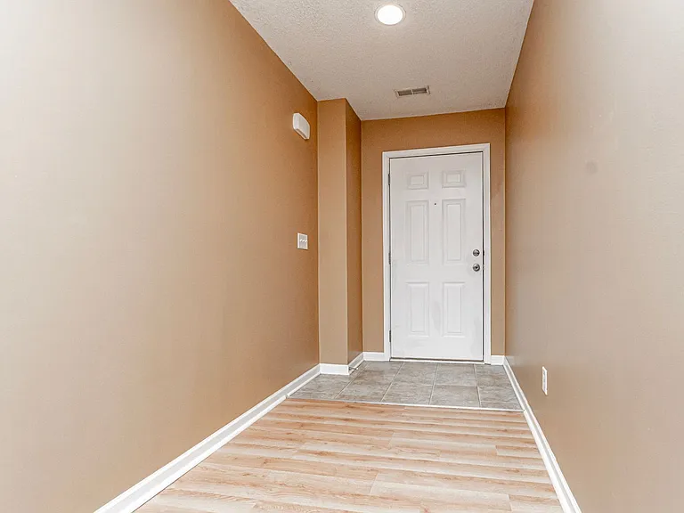 825 Whitetail Ct — Photo 4