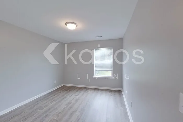 109 Saint Matthew Way — Photo 18