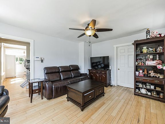 5th image of 183 Bishop Ave