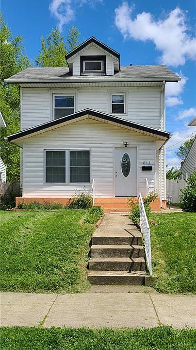 1st image of 212 Notre Dame Ave