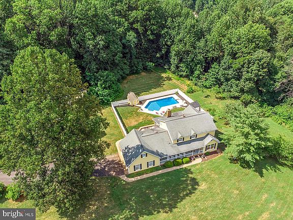 3rd image of 5060 Oatlands Ln