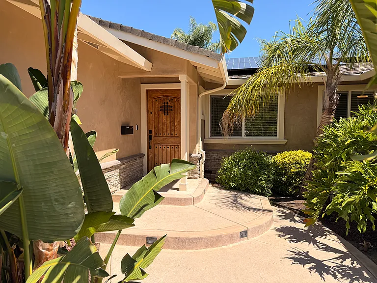 6131 Calle Del Conejo — Photo 2