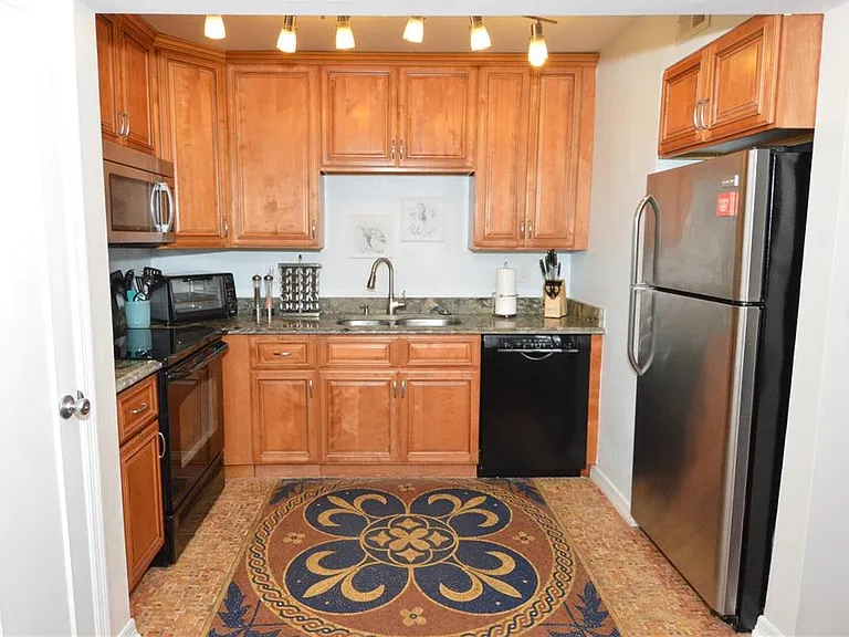 213 Seahorse Dr SE #B — Photo 12