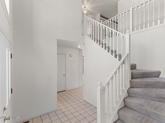 4th image of 804 S Osprey Dr