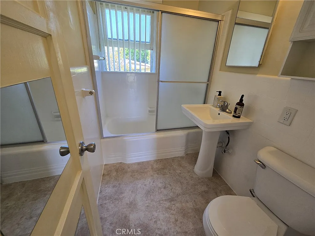 1 bed, 550 sqft, $2,200 — Photo 4