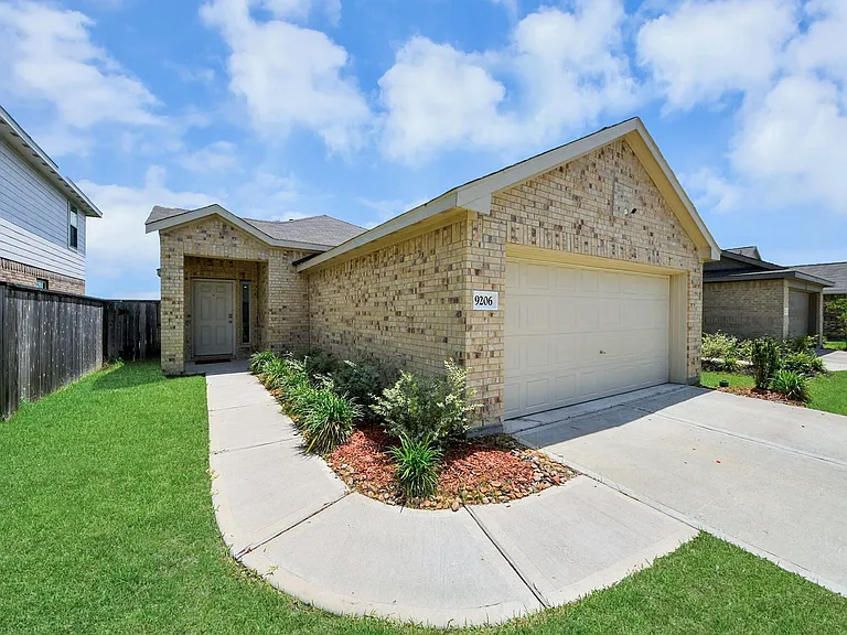 9206 Burnet Fields Dr — Photo 6