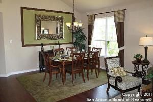 4th image of 602 Oakmont Way