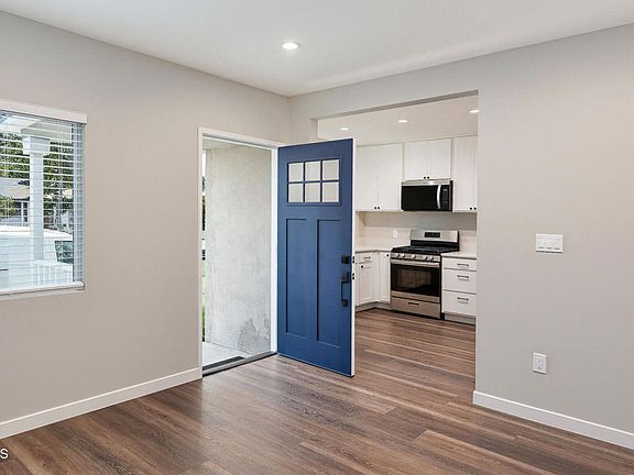 2nd image of 4419 Corliss St
