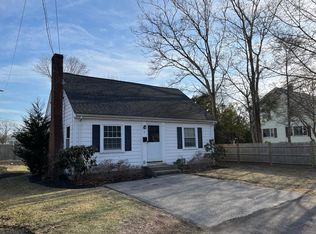 8 Lake Shore Rd, Natick, MA 01760