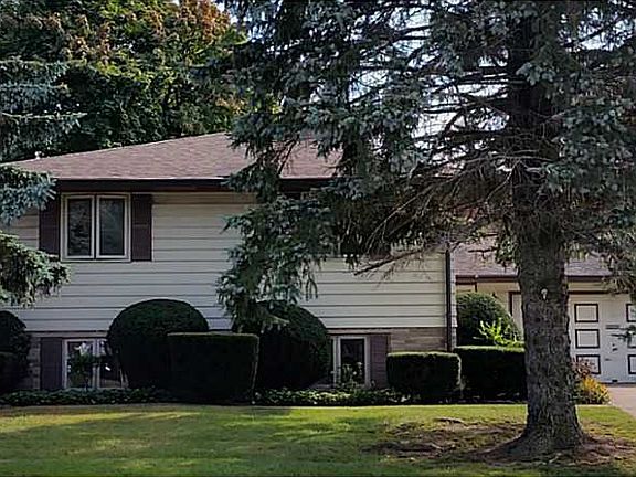 2nd image of 725 Aline Dr