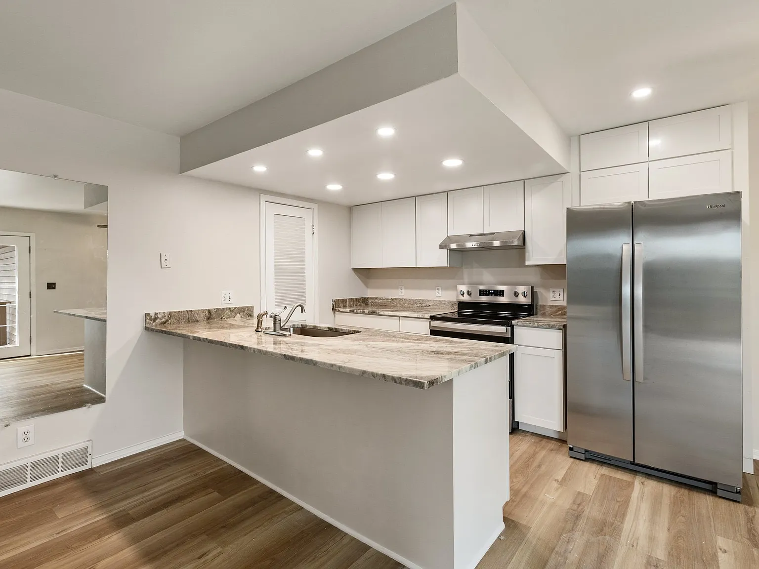 2147 Broadmoor Rd Circle — Photo 4