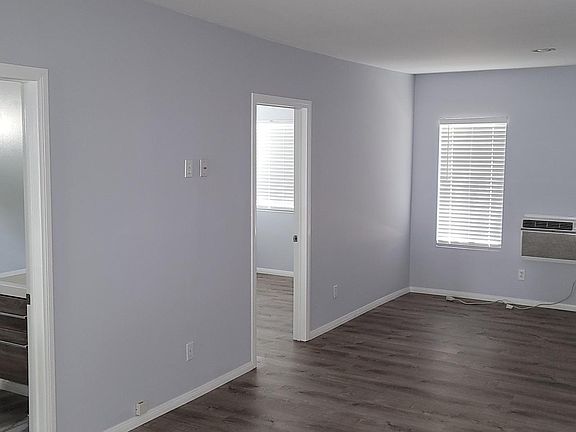 4th image of 2125 N Lake Ave #2125