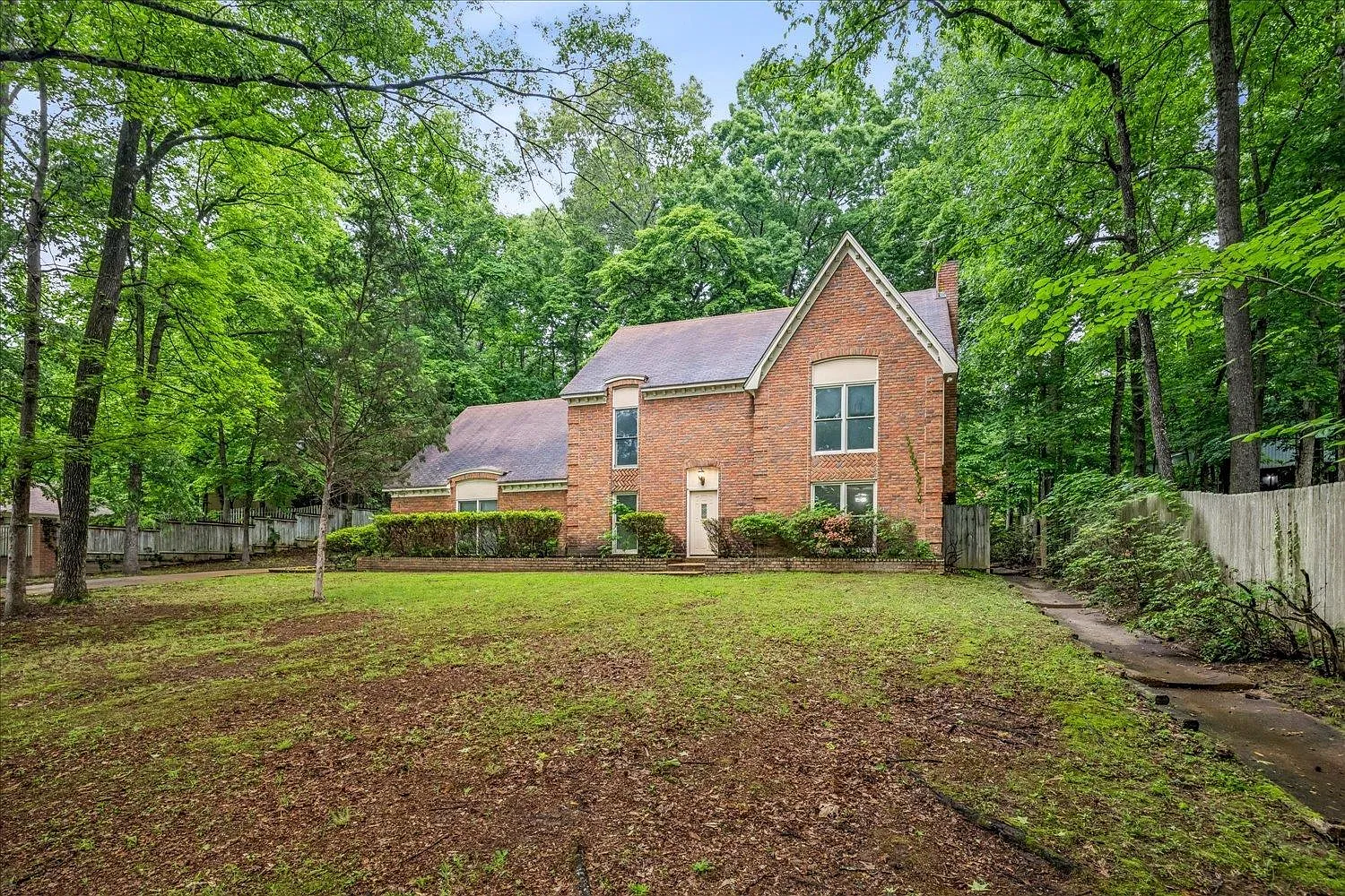 4 bed, 2.5 bath, 3140 sqft, $2,250 — Photo 3