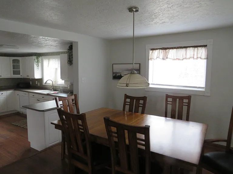 1014 E Franklin St — Photo 11
